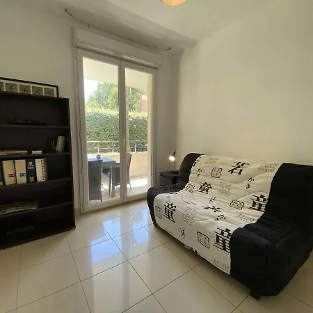 3p Avec Terrasse Et Garage, à 10min Des Plages De Juan-les-pins - Fr-1-252-171